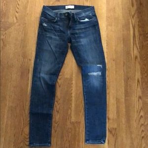WILDFOX DISTRESSED JEANS 27 Brand New